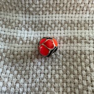 Authentic 💯% Pandora Red enamel hearts charm